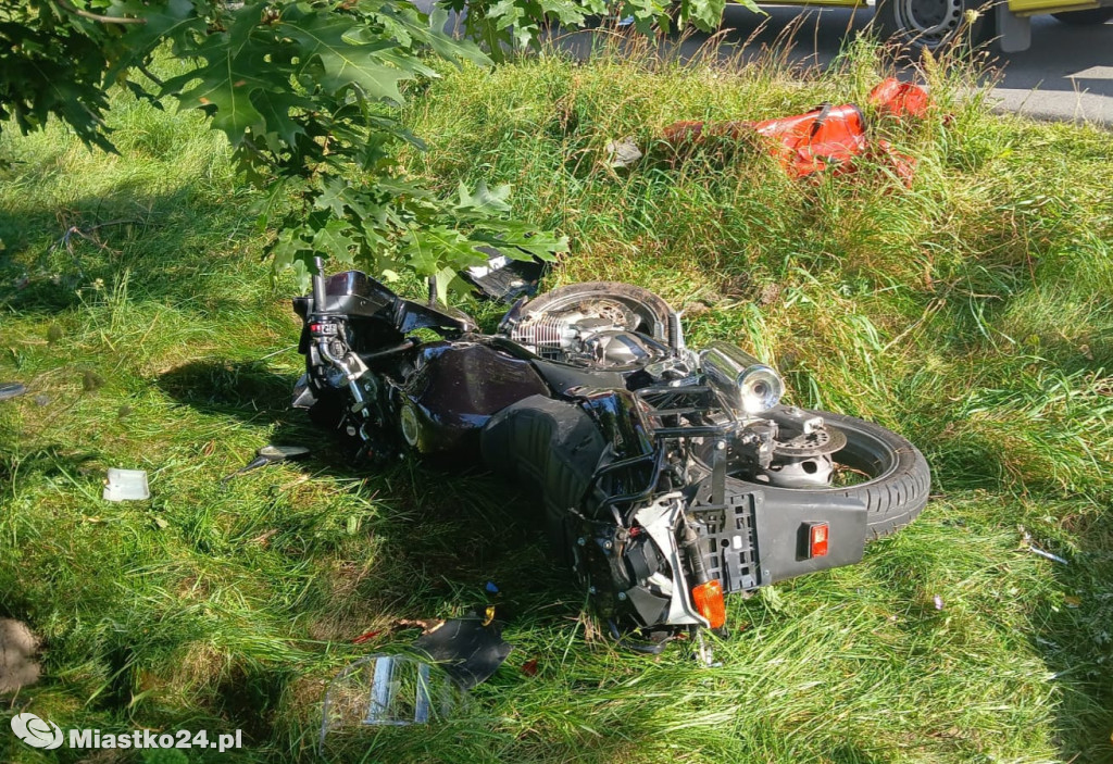 Tragiczna ŚMIERĆ motocyklisty z Miastka. Uderzył w drzewo