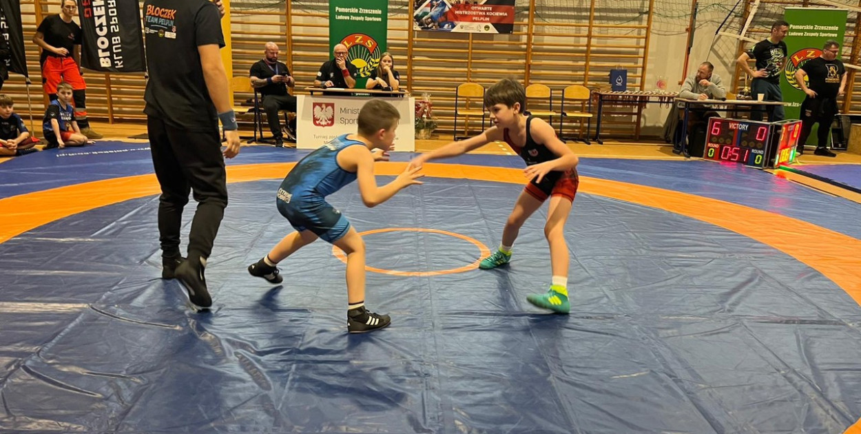 Trzy złote medale dla zapaśników z Miastka. ZKS wraca bez porażki