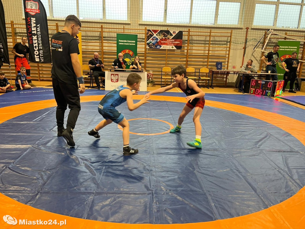 Trzy złote medale dla zapaśników z Miastka. ZKS wraca bez porażki