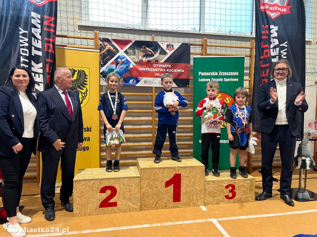 Trzy złote medale dla zapaśników z Miastka. ZKS wraca bez porażki