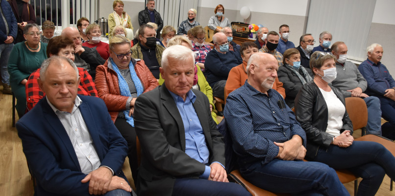 Mieszkańcy Dretynia spotkali się, aby zapoznać się z projektem budowy nowej świetlicy z remizą 