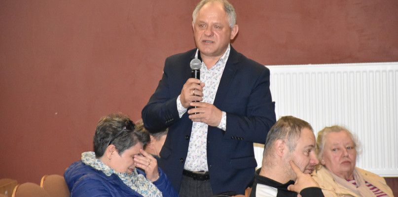 Aleksander Szopa na spotkaniu z komisarz Kiempą w kinie