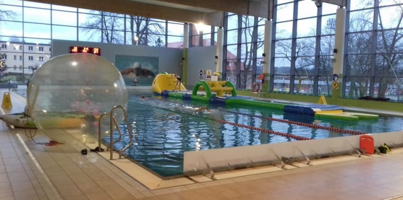 Najbliżej położony basen funkcjonuje obecnie w Bytowie. To mały aquapark, do którego utrzymania gmina dokłada ok. 0,5 mln zł rocznie