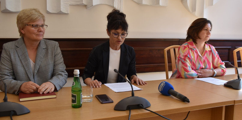 Komisarz Renata Kiempa podczas konferencji prasowej w środę 18 maja
