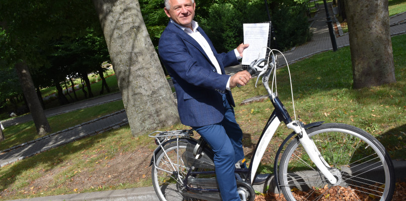 Aleksander Szopa postawił na rowerową kampanię wyborczą