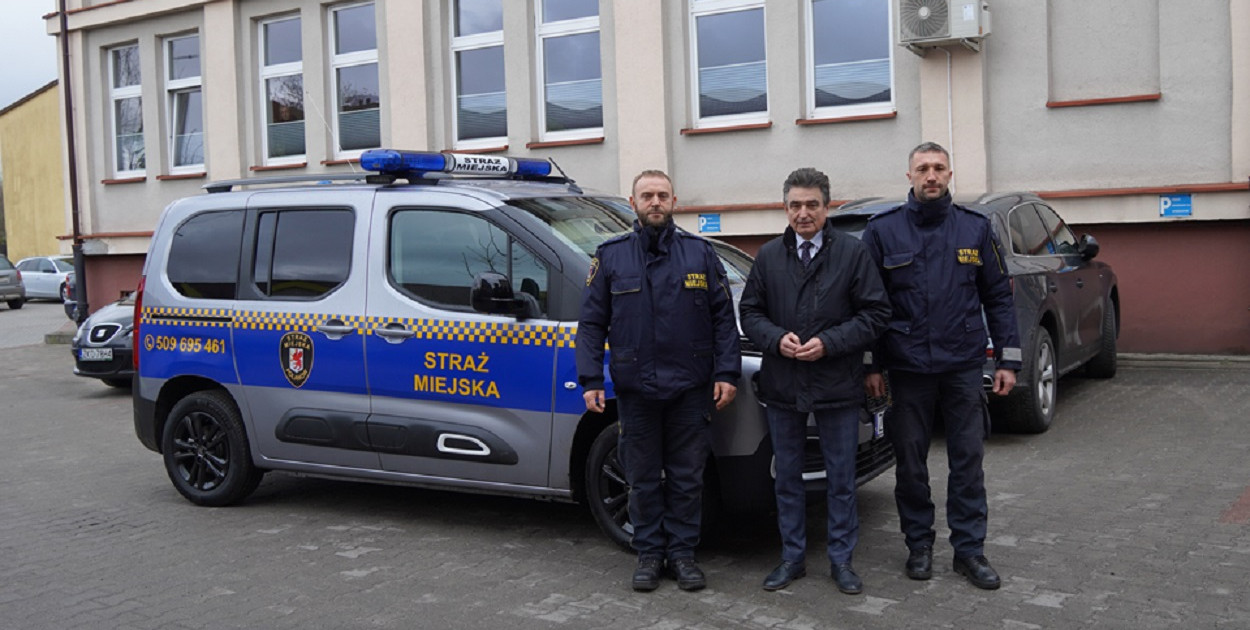 Polanów. Nowy samochód dla straży miejskiej