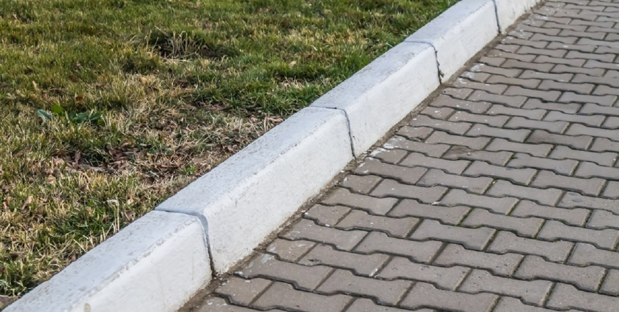 Krawężniki drogowe – co należy wiedzieć?