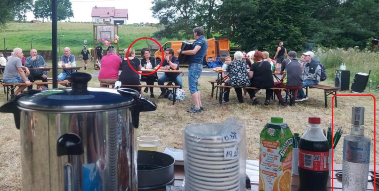 Na pierwszym planie wódka, na drugim… burmistrz Mieczysława Brzoza