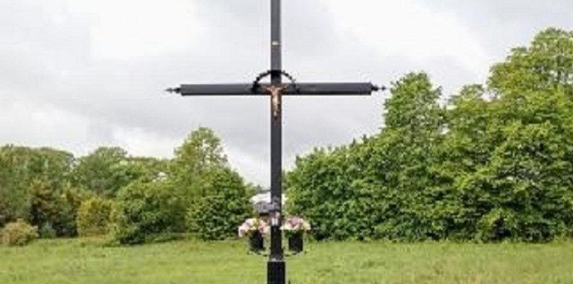 W miejscowości Krąg, dzięki zbiórce mieszkańców, wymieniono przydrożny krzyż 