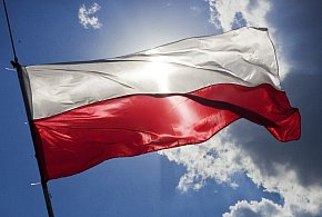 Flaga i hymn na nowo? Rząd chce korekty przepisów dot. symboli narodowych-16190