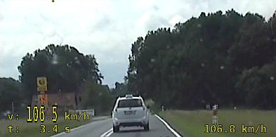 Taksówkarz pędził 106 km/h. Nie czekał na niego spóźniony klient, a… ryby-16201