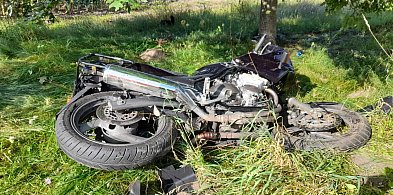 Tragiczna ŚMIERĆ motocyklisty z Miastka. Uderzył w drzewo-16476