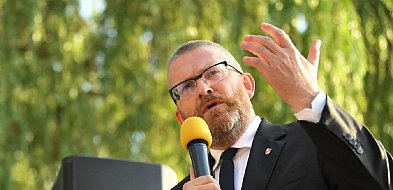 Patriotyczny piknik z Braunem. Grill, dmuchańce i POLITYCZNE EMOCJE!-16593