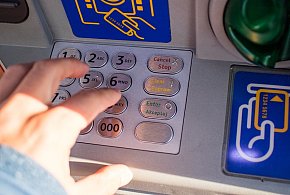 Z kont znikały pieniądze. Policja i bank badają ogólnopolski incydent-16962