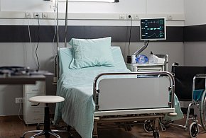 Lek wycofany z powodu zanieczyszczeń. W środku znaleziono fragmenty szkła-16964