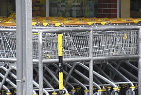 Czy 1 listopada zrobisz zakupy? Ten weekend zaskoczy wielu klientów-17014