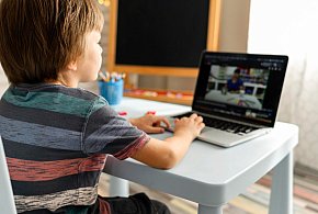 Popularni influencerzy mogą mieć kłopoty. Treści dla dzieci budzą kontrowersje-17090