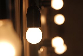 Rachunki za prąd pójdą w dół. Rząd usuwa opłatę doliczaną od lat-17254