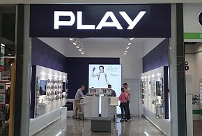 Potężna kara dla Play. Sieć ma zwrócić klientom pobrane środki-17370