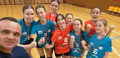 Złoto, srebro i brąz! Prawdziwy festiwal medali siatkarek UKS MORENA