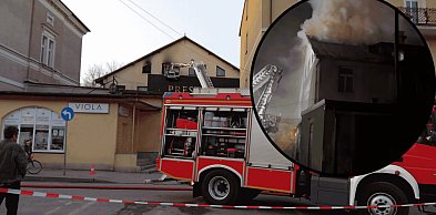 Pożar w centrum Miastka wybuchł ponownie. Strażacy wrócili do akcji