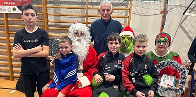 Trzy złote medale dla zapaśników z Miastka. ZKS wraca bez porażki-17409