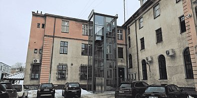 KONIEC urzędowej wspinaczki. WINDA w miasteckim ratuszu wreszcie rusza!