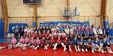 Miastko w czołówce turnieju w Kosakowie. Cztery zwycięstwa naszych siatkarek?