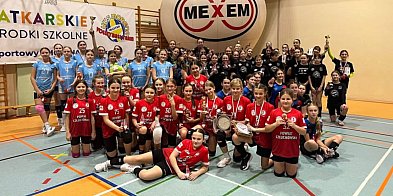 Siatkarki UKS Morena na podium i z utrzymaniem. INTENSYWNY grudzień-17391