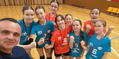 Złoto, srebro i brąz! Prawdziwy festiwal medali siatkarek UKS MORENA