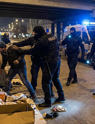 Polanów W CIENIU koszalińskiej AFERY. Gdy policyjny mundur spotyka hełm OSP-17492