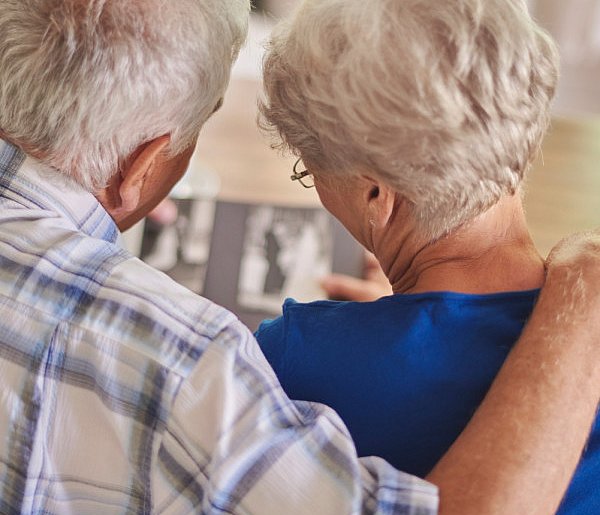 Seniorzy mają powód do radości. Projekt „Godna emerytura” trafił do Sejmu-17022