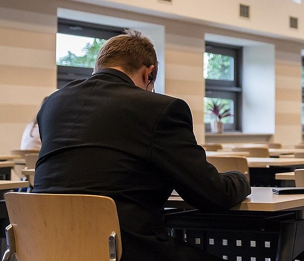 Zmiany w przepisach o wynagrodzeniach. Zapłacą za gotowość do pracy-17035