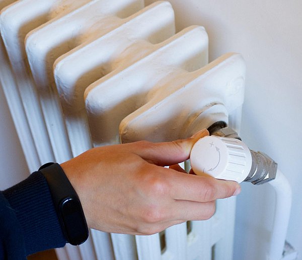 Kaloryfer zakręcony? I tak zapłacisz. Nowe prawo uderzy w lokatorów-17140