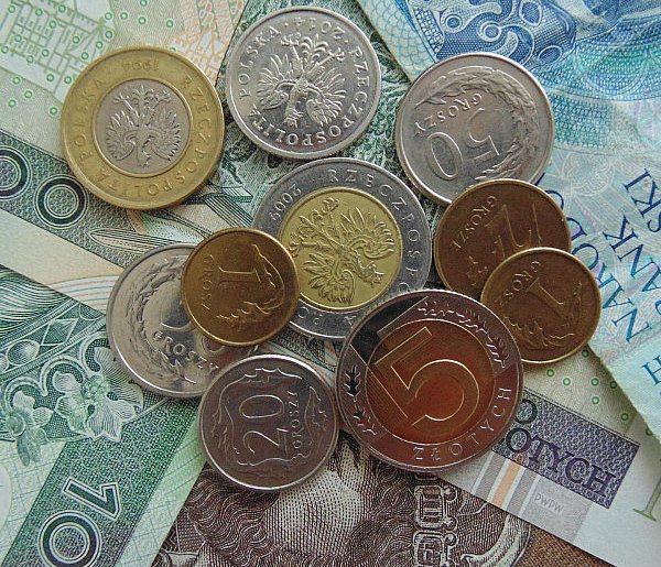 Nowe regulacje dla dorabiających. Od grudnia zmieniają się limity-17193