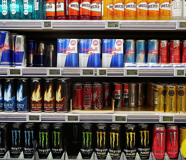 Popularne napoje pójdą ostro w górę. Rząd szykuje podwyżkę VAT-17328