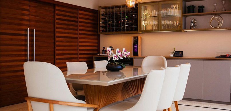 Lampa wisząca nad stołem – jak dobrać model do jadalni i salonu?