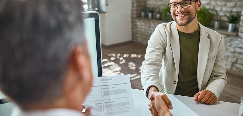 Jak agencja pośrednictwa pracy pomaga znaleźć pracę