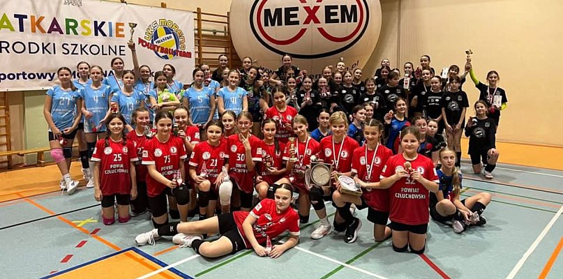 Siatkarki UKS Morena na podium i z utrzymaniem. INTENSYWNY grudzień - 17391