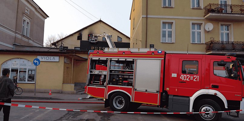 Pożar w centrum Miastka. Płonie budynek po dawnym klubie Prestige Club