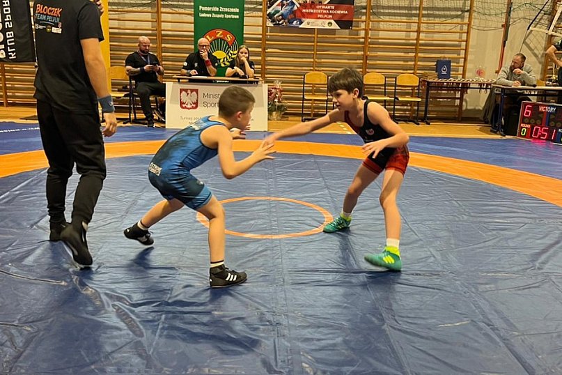 Trzy złote medale dla zapaśników z Miastka. ZKS wraca bez porażki