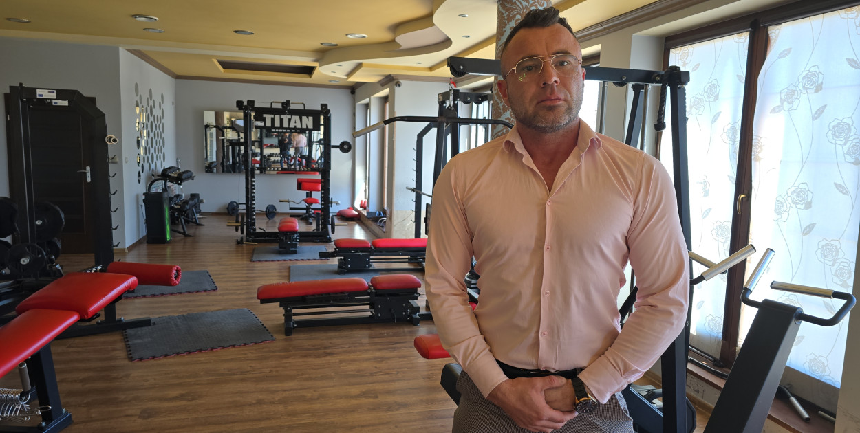 Kamil Flis twierdzi, że konkurencyjna siłownia działa na nieuczciwych zasadach