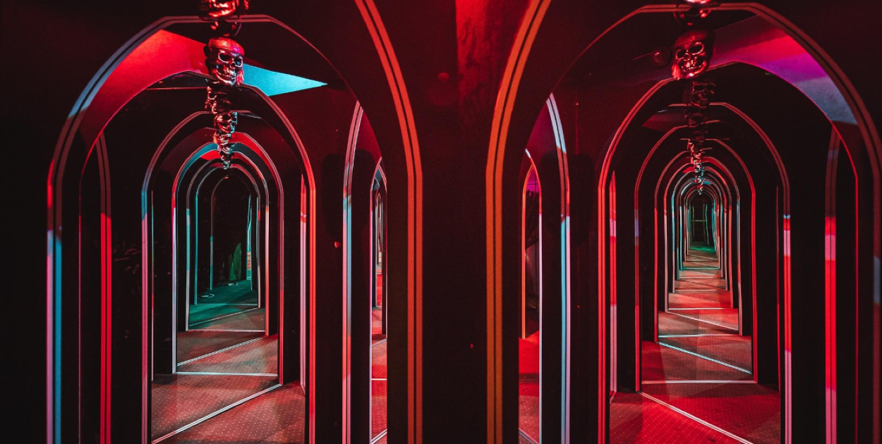 Zimowe odkrywanie emocji i iluzji w sercu Gdańska